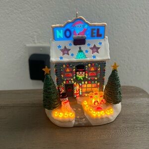 HALLMARK Keepsake Ornamen 2004 Electrical Spectacle Noel musical house lights up